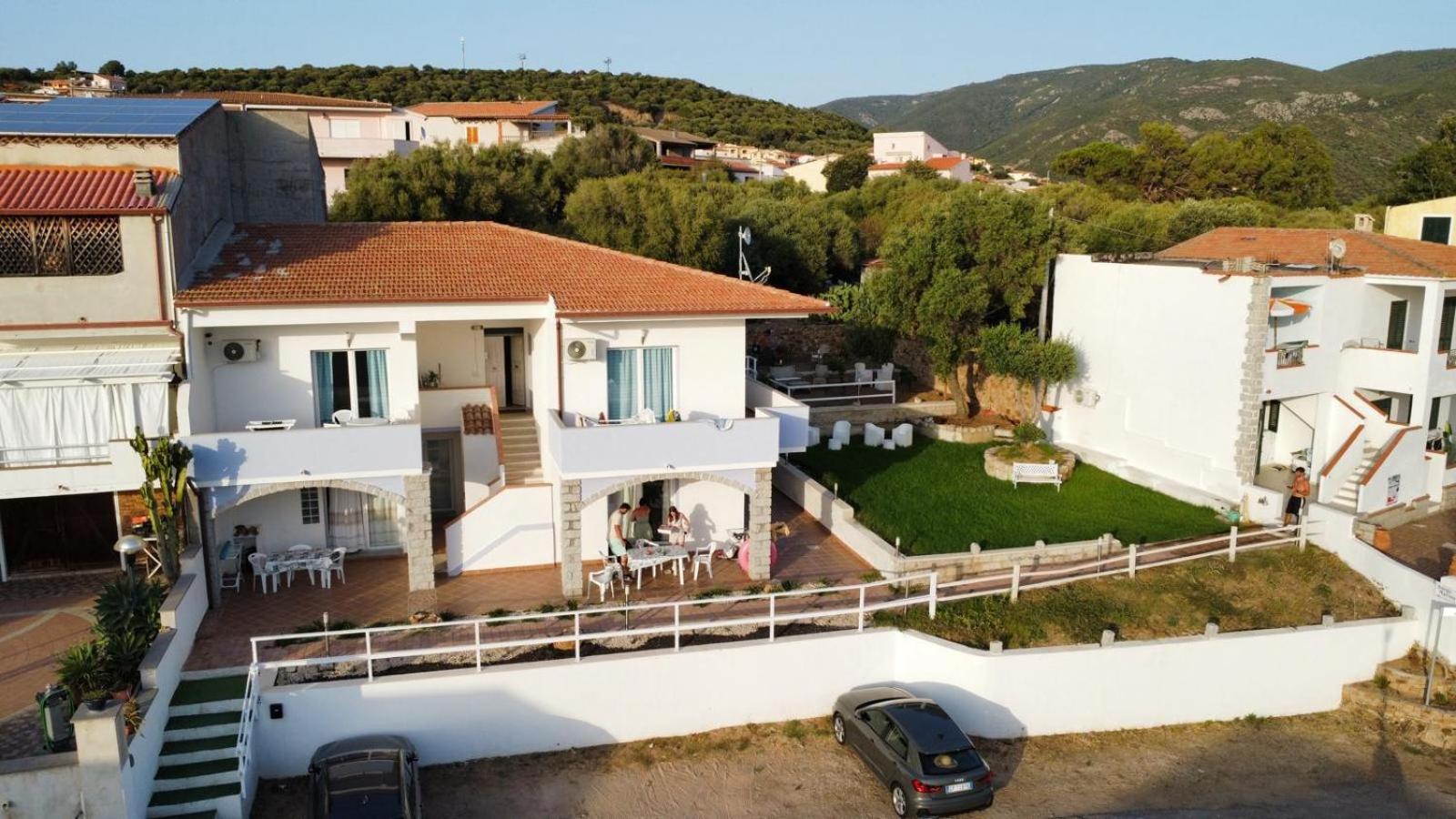 Beb Con Piscina Villa Del Borgo Badesi Exterior foto
